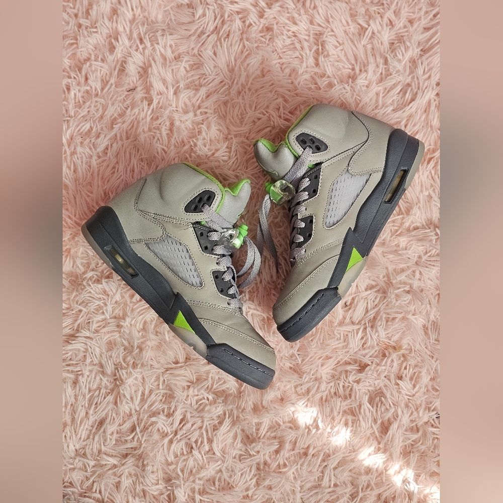 BOYS JORDAN AIR JORDAN RETRO 5 'GREEN BEAN' GRADE SCHOOL WITHOUT ORIGINAL BOX